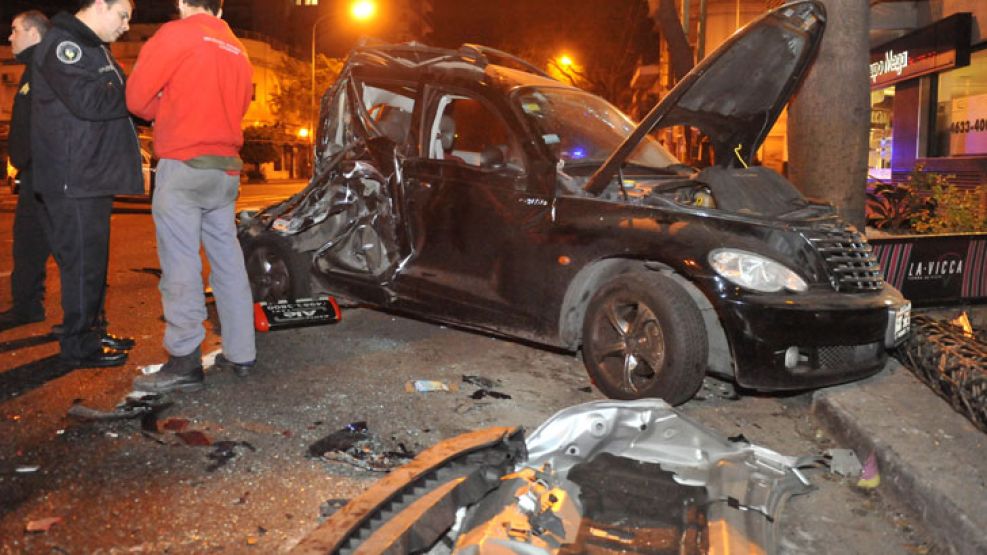 Un chofer de taxi murió hoy a la madrugada cuando su automóvil fue impactado, a la altura de Directorio y Carabobo, en el barrio porteño de Flores, por un Renault Fluence que iba a 150 km/h.