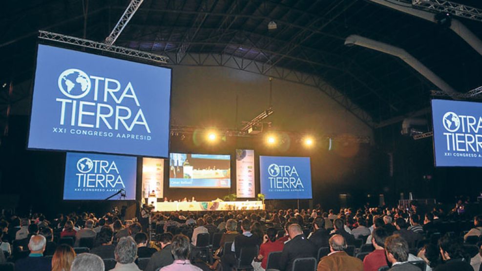 Convocatoria. El Congreso de Rosario convocó a numerosos productores. Alta tecnología aplicada a la cosecha.
