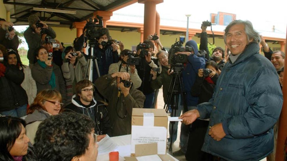 Felix Díaz en 2011, en las elecciones donde fue elegido como representante qom de su comunidad.