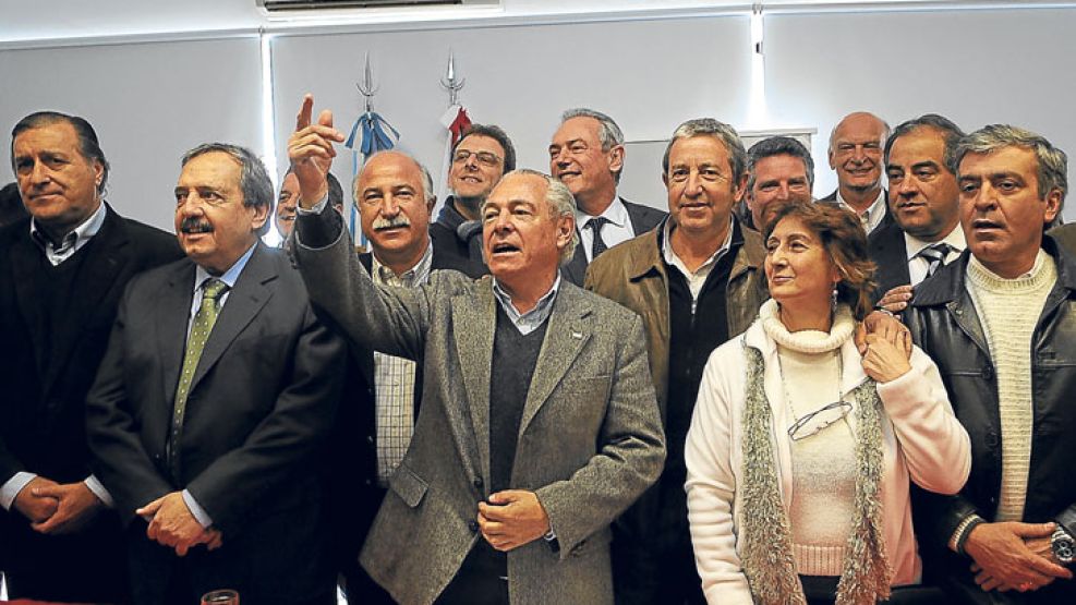 Festejo. Esta semana, en el Comité Nacional, Mario Barletta reunió a la cúpula del partido.