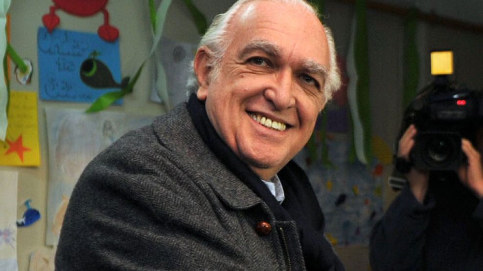 Ricardo Gil Lavedra, diputado de la Unión Cívica Radical (UCR). 