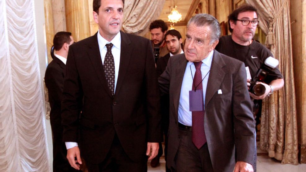 Sergio Massa y el anfitrion del Council of Americas, Eduardo Eurnekian, en el Hotel Alvear Palace.