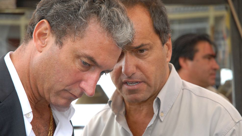 El candidato a senador provincial de De Narváez, José "Pepe" Scioli, y su hermano Daniel Scioli.