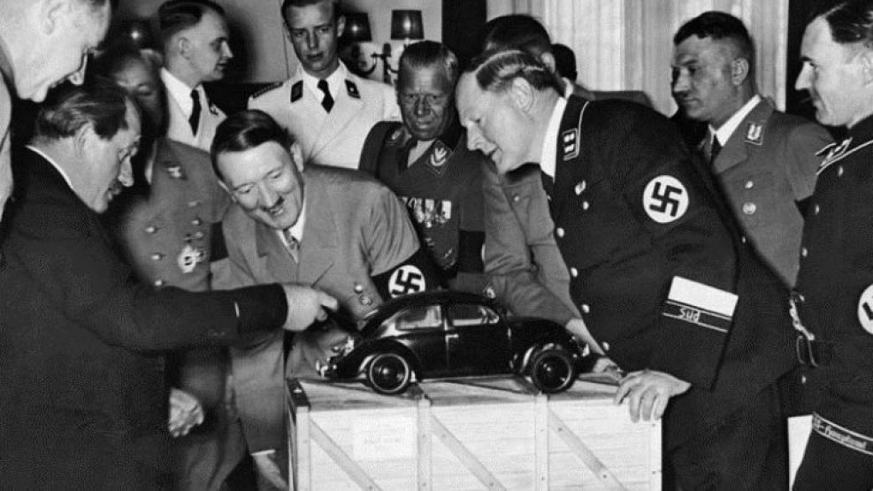 En sus desesperados intentos por ser un líder mundial invencible, Adolf Hitler soñó con convertirse en un ser humano indestructible. 