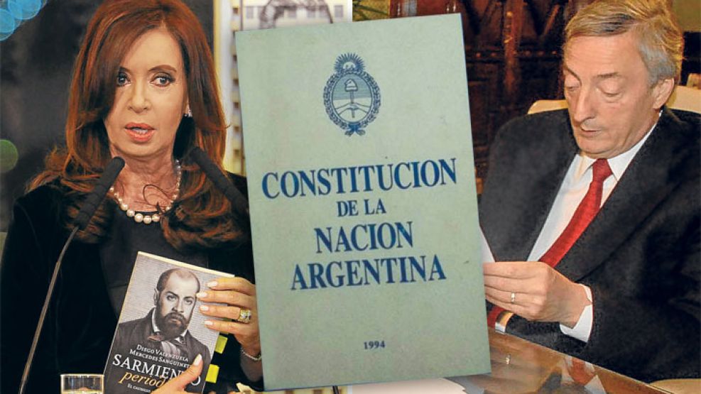 Libros. Cristina siempre se reivindicó como lectora. Néstor, leyendo un informe. Pero para el prestigioso jurista Félix Loñ, lo que nunca leyeron a fondo es la ley de leyes.