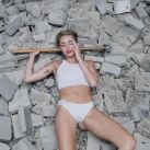 Miley Cyrus desnuda (17)