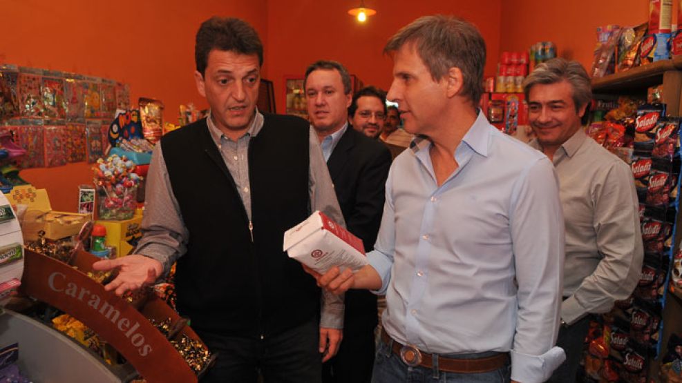 De compras. Recorrida junto a Martín Redrado, Miguel Peirano, Federico Delgado y Marco Lavagna.