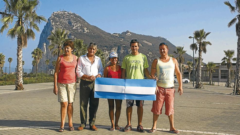 Protagonistas. PERFIL encontró al grupo de argentinos. Tienen trabajos variados, desde una parrilla hasta un emprendimiento para chicos. Pero todos coinciden: no pueden tomar postura porque tienen ami