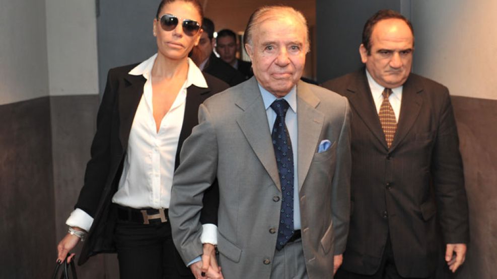 Menem es juzgado ahora por ocultar en su declaración jurada de 2000 una cuenta bancaria en Suiza.