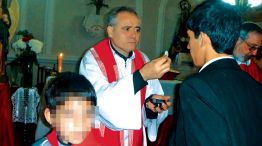El sacerdote Justo José Ilarraz enfrenta el juicio por vía judicial clásica, y también el eclesiástico.