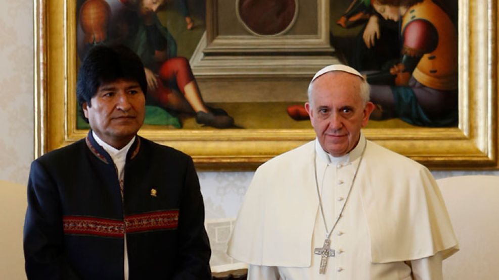 Bienvenido. Evo Morales dijo que se reunió con el “hermano Francisco”. El Papa les envió “un saludo a los amigos”.