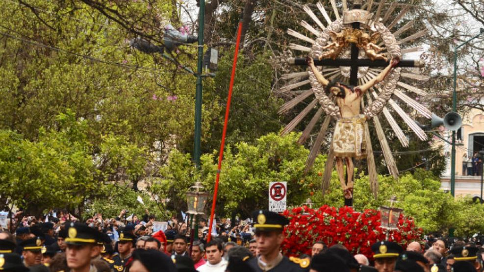 Ayer se celebró la procesión y una misa ofrecida en honor de los Santos Patronos de Salta.