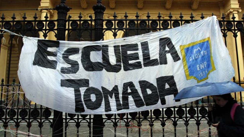 Continúan las tomas en las escuelas.