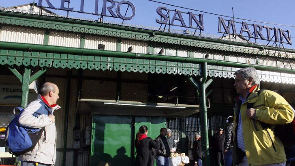 El paro de trenes afecta de miles de pasajeros