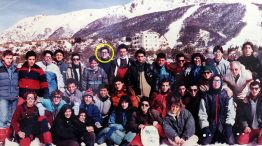 Egresados. Estudiantes de 5º año del Agustiniano en 1989, en Bariloche. Massa es el del círculo.