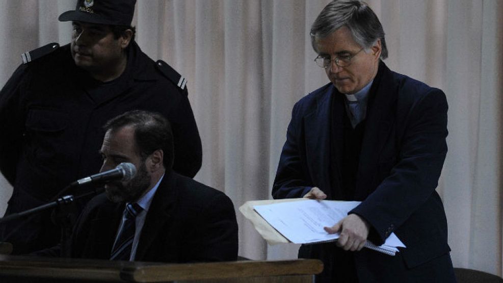 El sacerdote salesiano y extitular de la "Fundación Felices los Niños", de 57 años, tomó conocimiento de que perdía el privilegio de la libertad vigilada en una audiencia realizada en la sede del trib