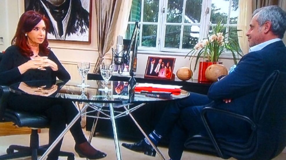  Lloró dos veces durante el reportaje. Contó intimidades de su relación con Néstor. Y explicó por qué puso el cepo al dólar.