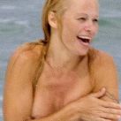 Pamela Anderson topless (10)