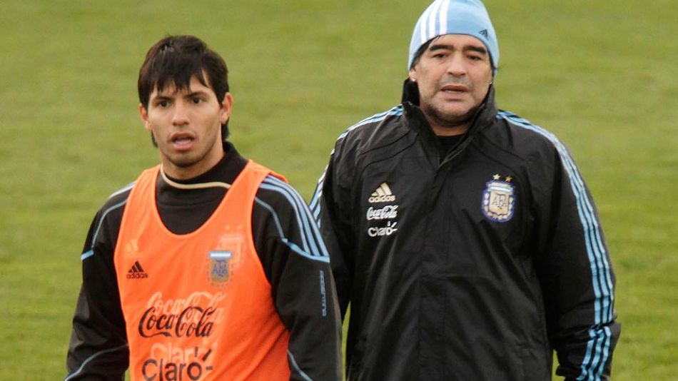 Kun Aguero y Maradona