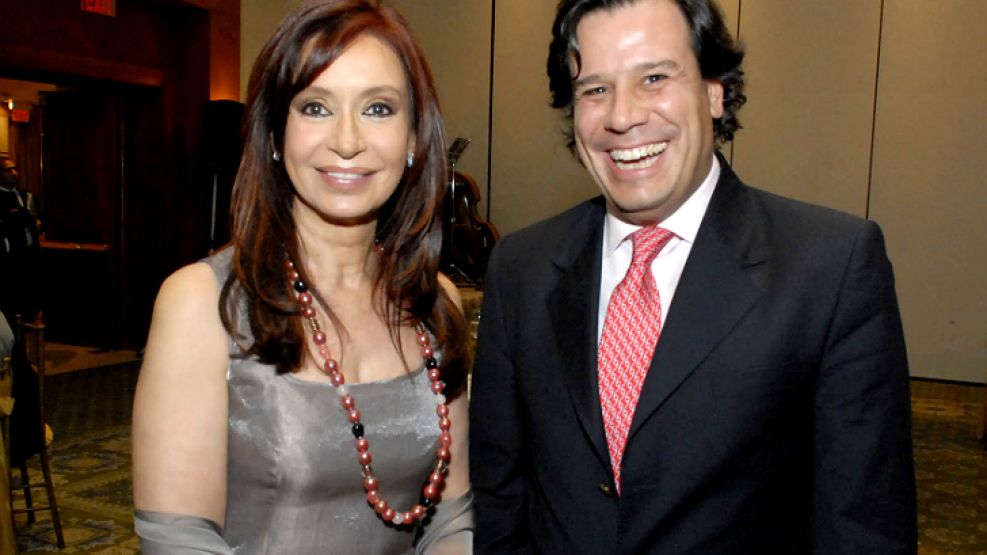 Facundo Manes y la Presidenta coincidieron en 2007 en un viaje a Ecuador.