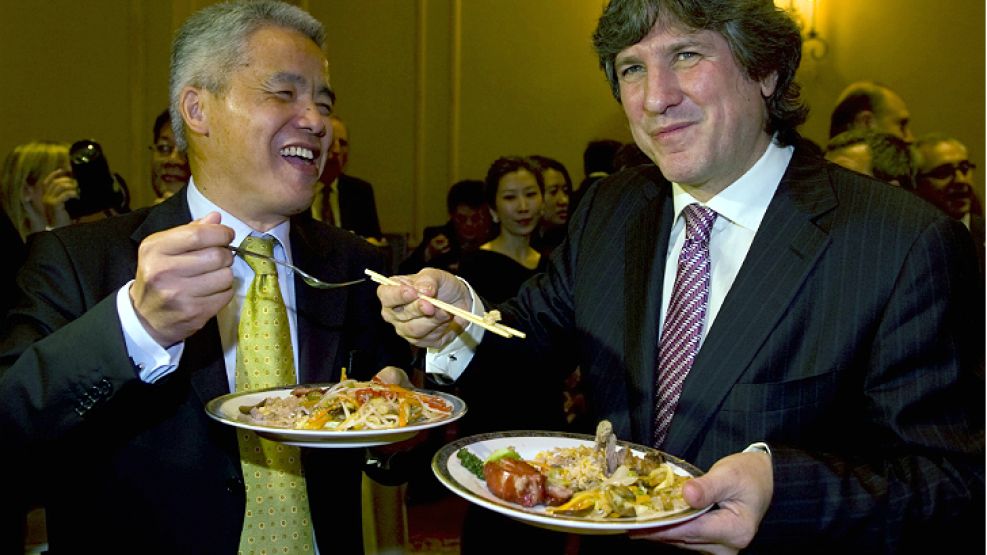 Las últimas actividades como vice. 30 de septiembre. Boudou junto al Embajador de China en nuestro pais, Hemgmin Yin.