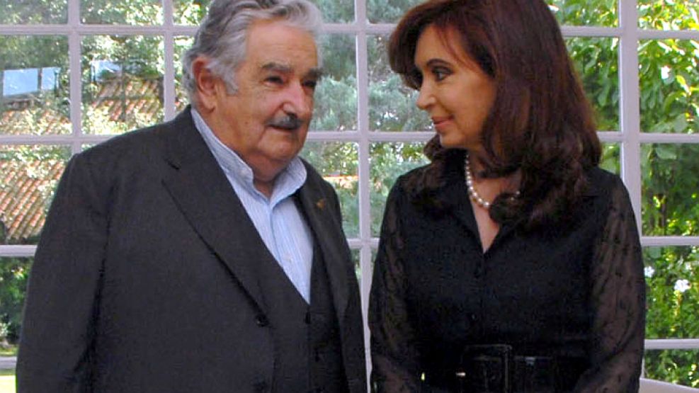 La presidenta Cristina Fernández y su par uruguayo, José "Pepe" Mujica.