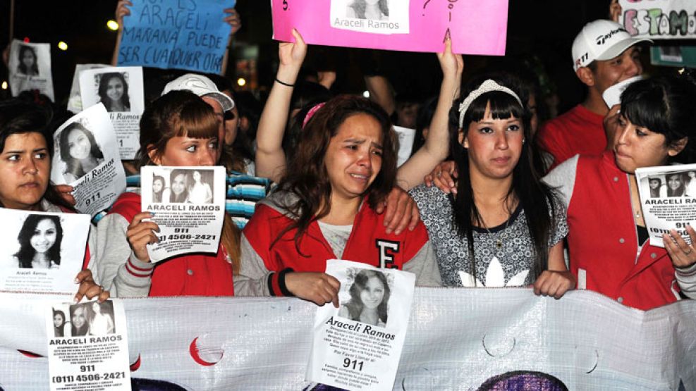 La familia realizó varias marchas reclamando la aparición de Araceli Ramos.