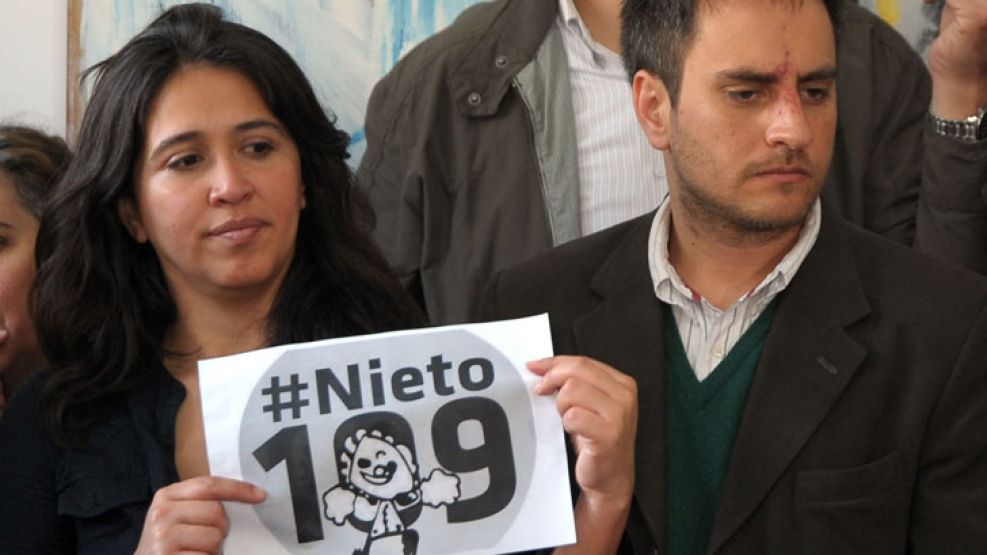 Victoria Montenegro junto a Cabandié, en un acto de las Abuelas de Plaza de Mayo por los nietos recuperados.