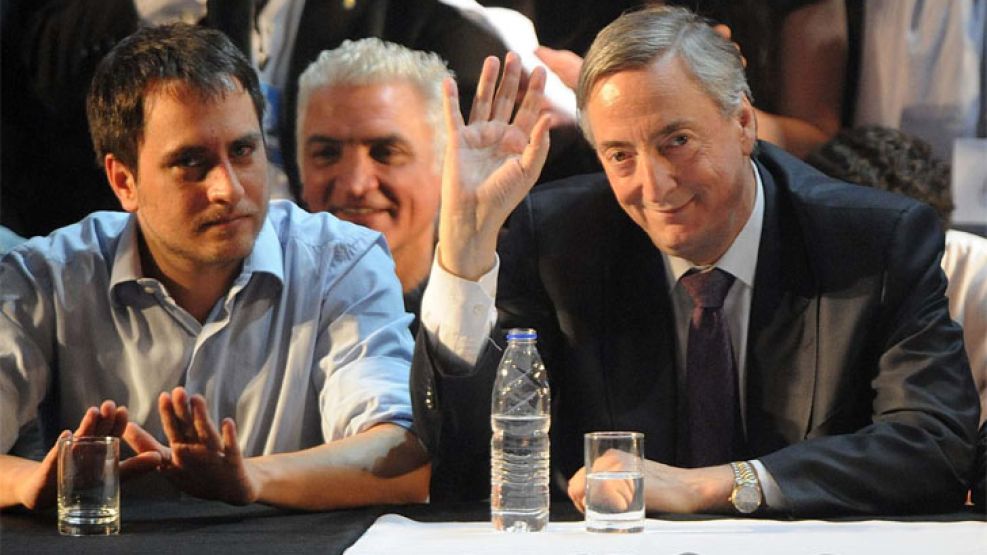 Cabandié bautizó así a su hijo en homenaje a Néstor Kirchner, con quien se lo ve en la foto en el último acto que compartieron antes de la muerte del expresidente, el 14 de septiembre de 2010 en el Lu