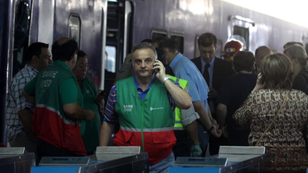 El tercer accidente ferroviario en 20 meses se produjo esta mañana, a las 7:25, cuando una formación del Ferrocarril Sarmiento chocó contra un andén de la Estación Once.