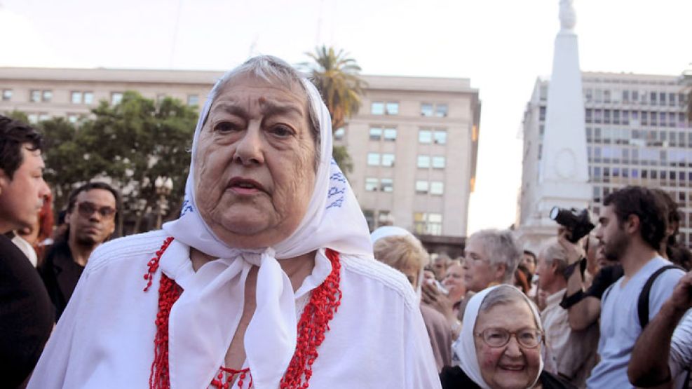 La presidenta de la Asociación Madres de Plaza de Mayo, Hebe de Bonafini, otra vez internada.