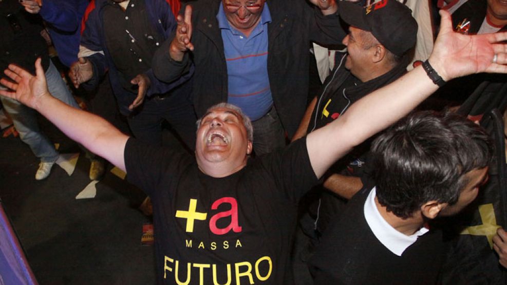El Frente Renovador celebra la victoria de Sergio Massa.