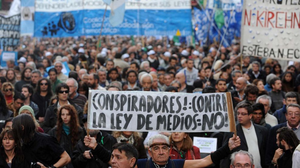 Una de las tantas marchas a favor de la Ley de Medios. Multitudinarias y varias de ellas llena de críticas a la Corte Suprema.