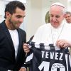 tevez-con-el-papa-francisco
