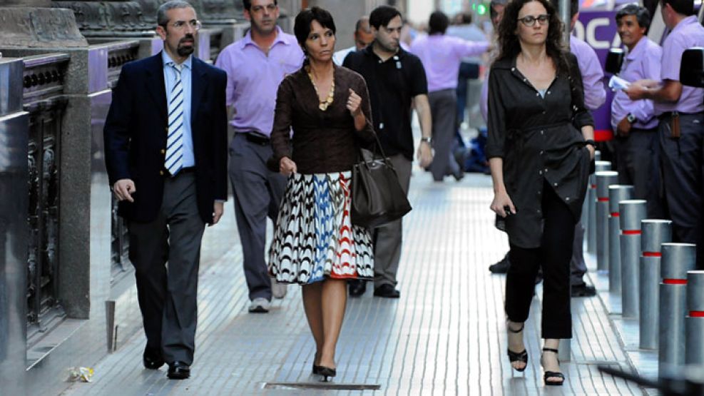 Discusion. Hay tensión entre la presidenta del Banco Central, Mercedes Marcó del Pont y el secretario Moreno sobre cómo contener la sangría de divisas.