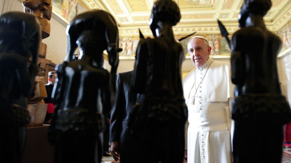 Bien acompañado. El grupo más íntimo al Papa tendría, según versiones, más influencia que el propio Consejo de Asesores, conformado por ocho miembros de la Iglesia.