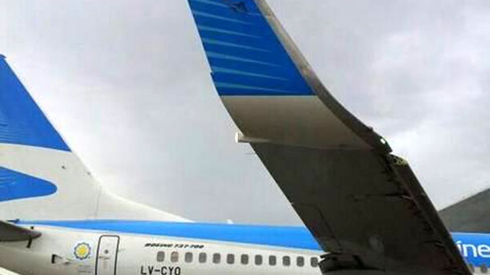 Los pasajeros fueron evacuados y reembarcados en otra aeronave para seguir rumbo a destino.