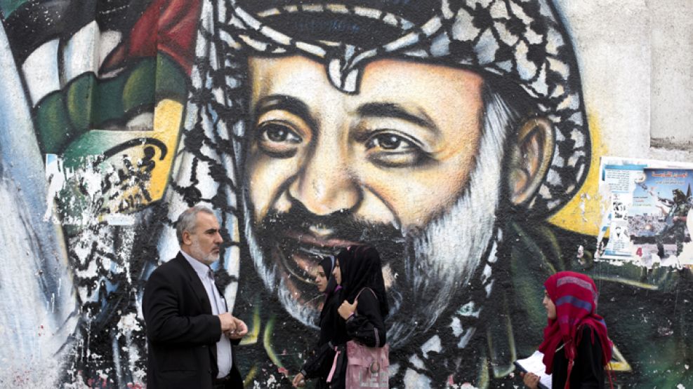 El descubrimiento causó un revuelo entre las autoridades palestinas, que ahora consideran acudir a la justicia internacional para reclamar por la muerte del líder nacionalista.