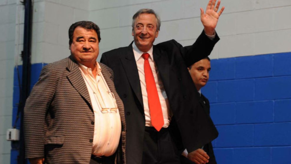 Hugo Curto, intendente de Tres de Febrero, junto al ex presidente Néstor Kirchner. 