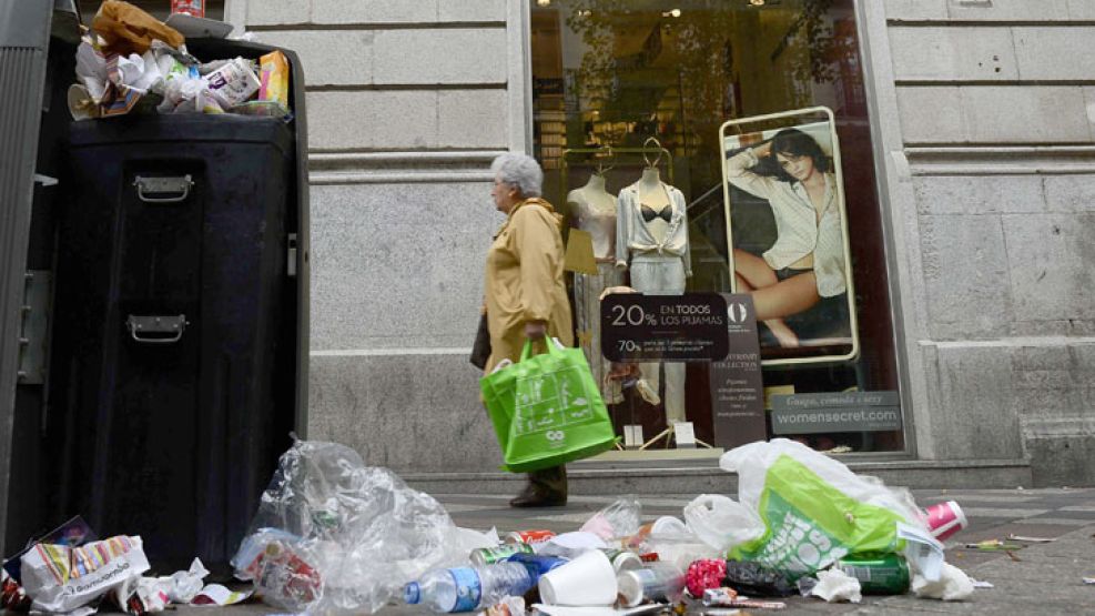 Basura. Así están las calles de Madrid tras la huelga.