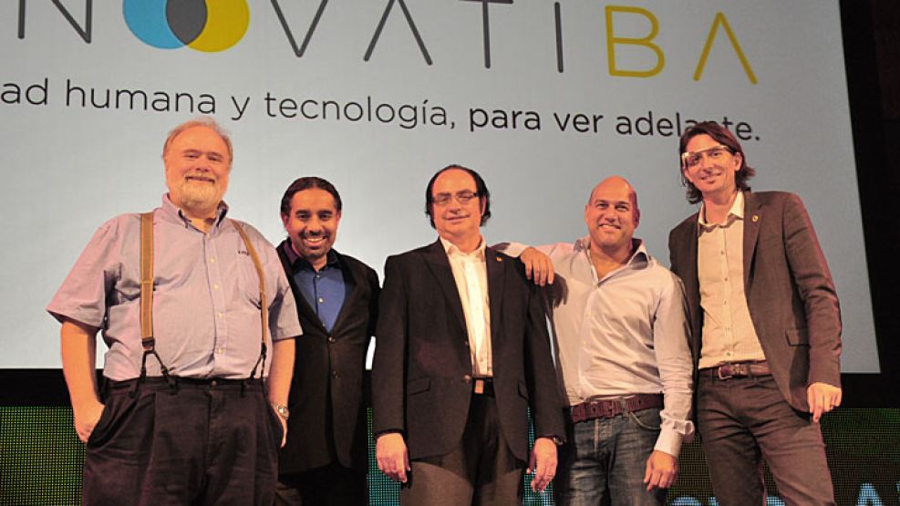 Visionarios. Brad Templeton, Ramez Naam, Neil Jacobstein, Salim Ismail y Rob Nail; los directores de Singularity University.