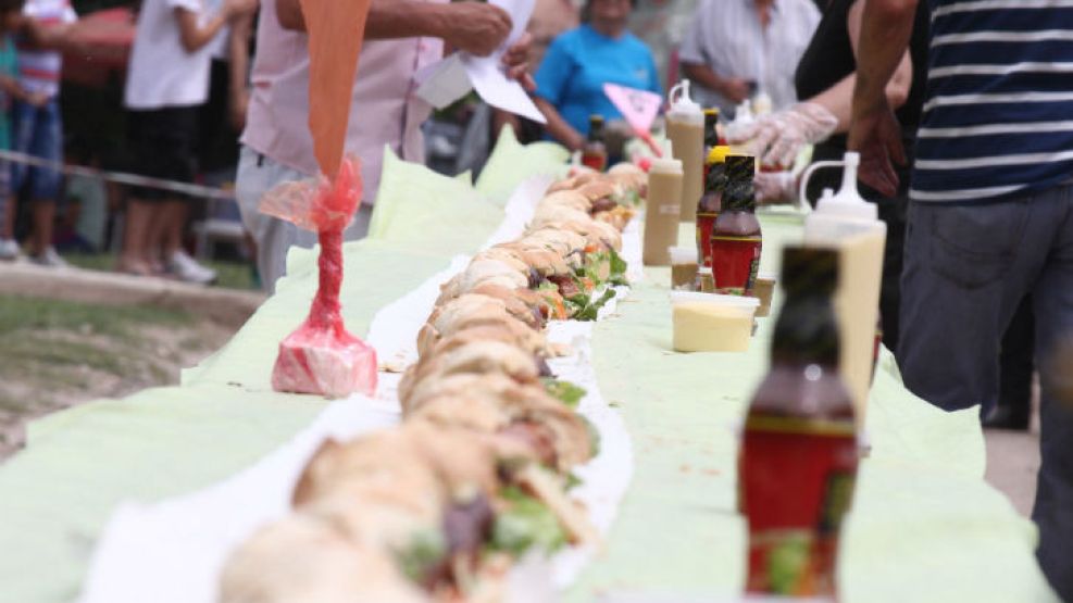 El "Choripán" llegó a los 100 metros de largo.