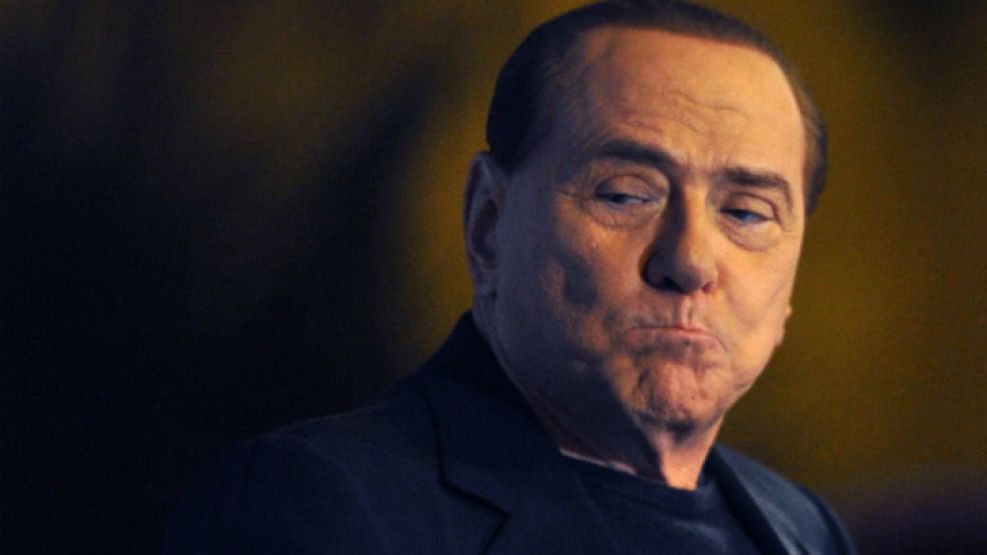 Berlusconi se mantuvo desafiante antes de la votación en el Senado, y dijo que hoy fue un “día de duelo para la democracia” italiana.