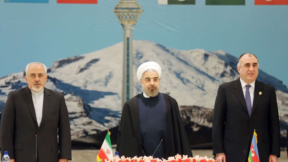 En el centro. El nuevo presidente de Irán, Hassan Rohani, aprobó un acuerdo impensado.