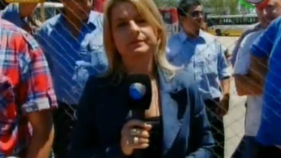 Karina Ortiz, la periodista que sufrió el asalto junto a los técnicos mientras cubrían los saqueos.