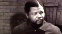 En 1961, Mandela dio su primera entrevista televisiva.