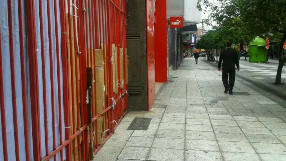 Locales comerciales cerrados en gran parte de Tucumán durante la mañana de hoy.
