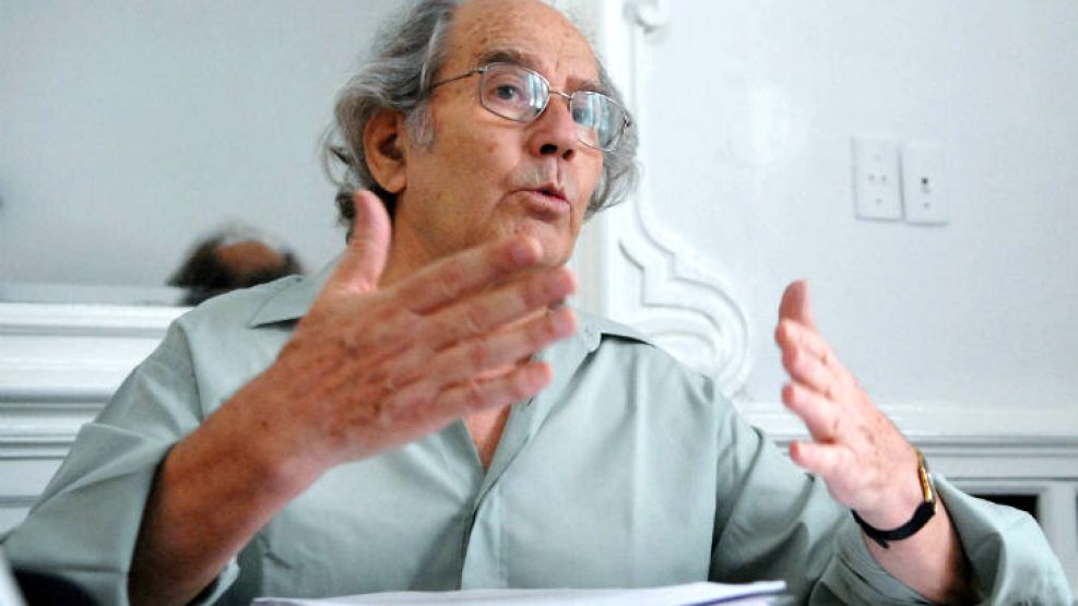 Pérez Esquivel mostró cierto descontento por la desorganización del acto por los 30 años de democracia.