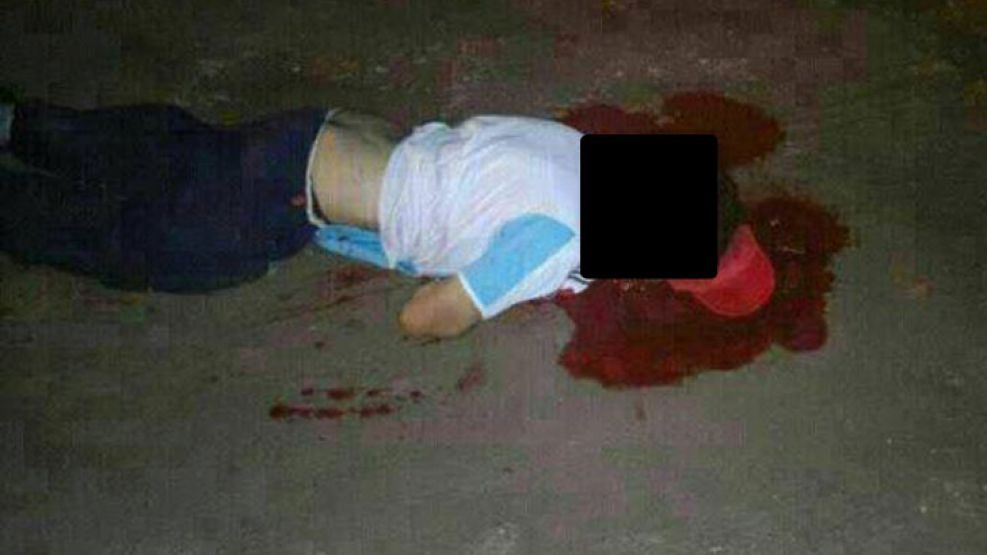 En las redes sociales circuló la foto del cuerpo de una persona con la cabeza destrozada que sería de Ricardo Romero.