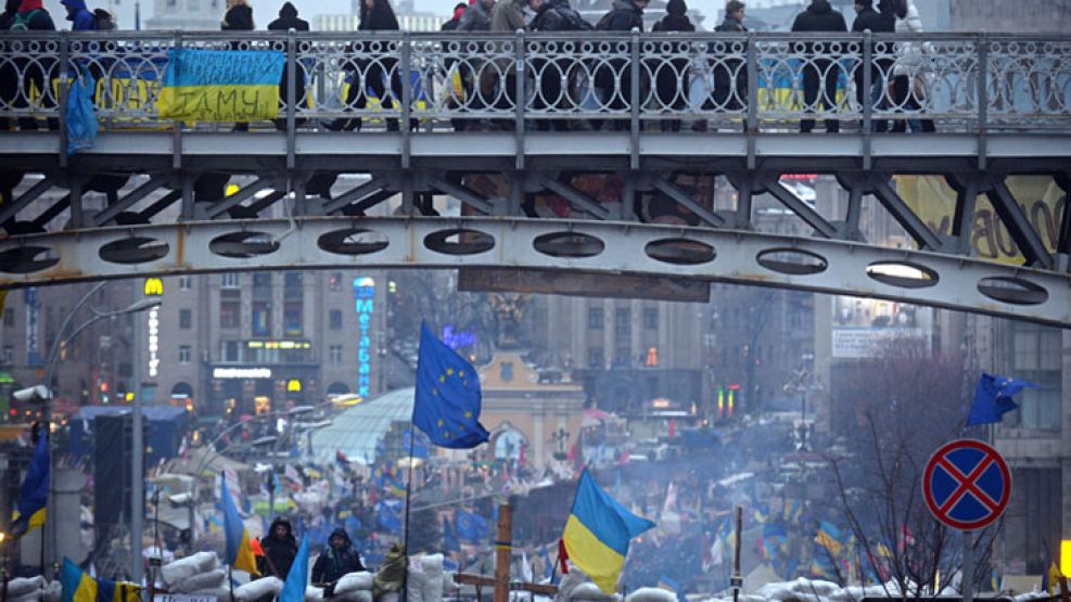 Europeista. Banderas de la Unión Europea flamean en Ucrania.